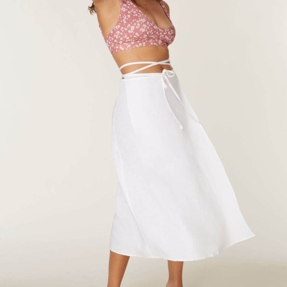 Andie Swim Vacation Beach Linen Blend Wrap Skirt in Coco White Light Pink L/XL - Picture 1 of 8